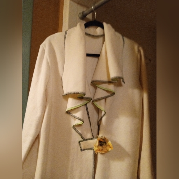 Soft cre sweater coat - Picture 3 of 6